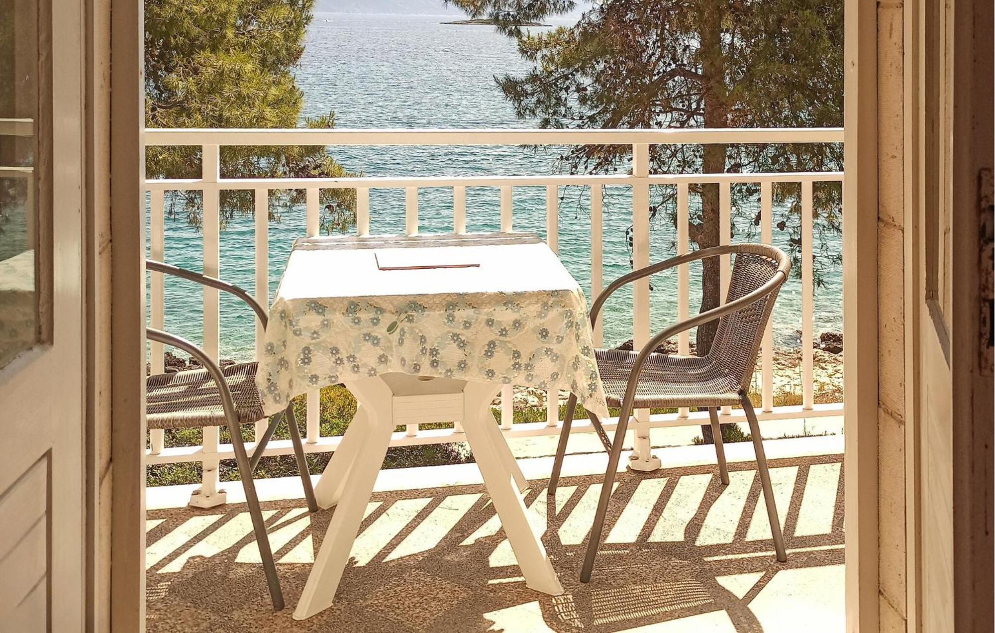 Amazing Apartment In Lumbarda With Kitchen Εξωτερικό φωτογραφία