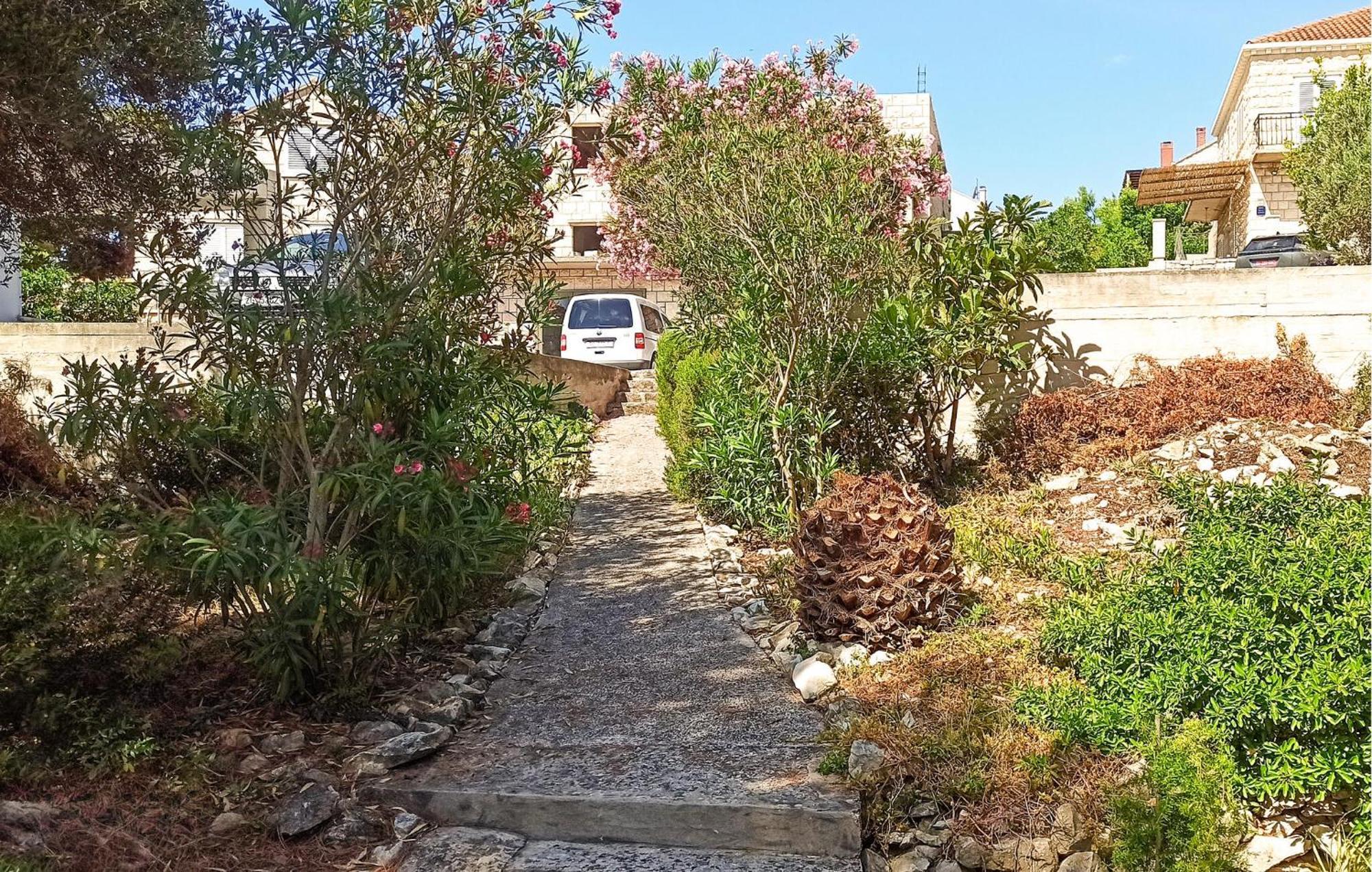 Amazing Apartment In Lumbarda With Kitchen Εξωτερικό φωτογραφία