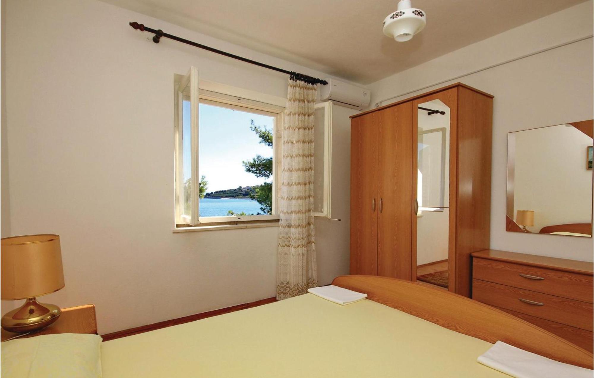 Amazing Apartment In Lumbarda With Kitchen Εξωτερικό φωτογραφία